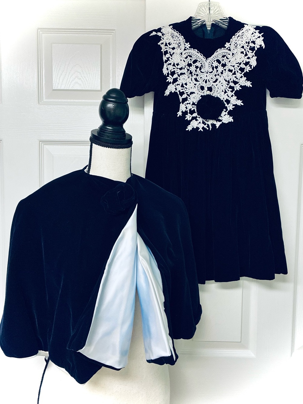 Vintage Jessica McClintock (wore 1x) Formal Dress & Cape, 1993, Navy Velvet, sz5